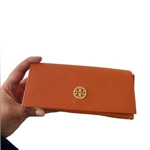 Tory Burch sunglasses case✨